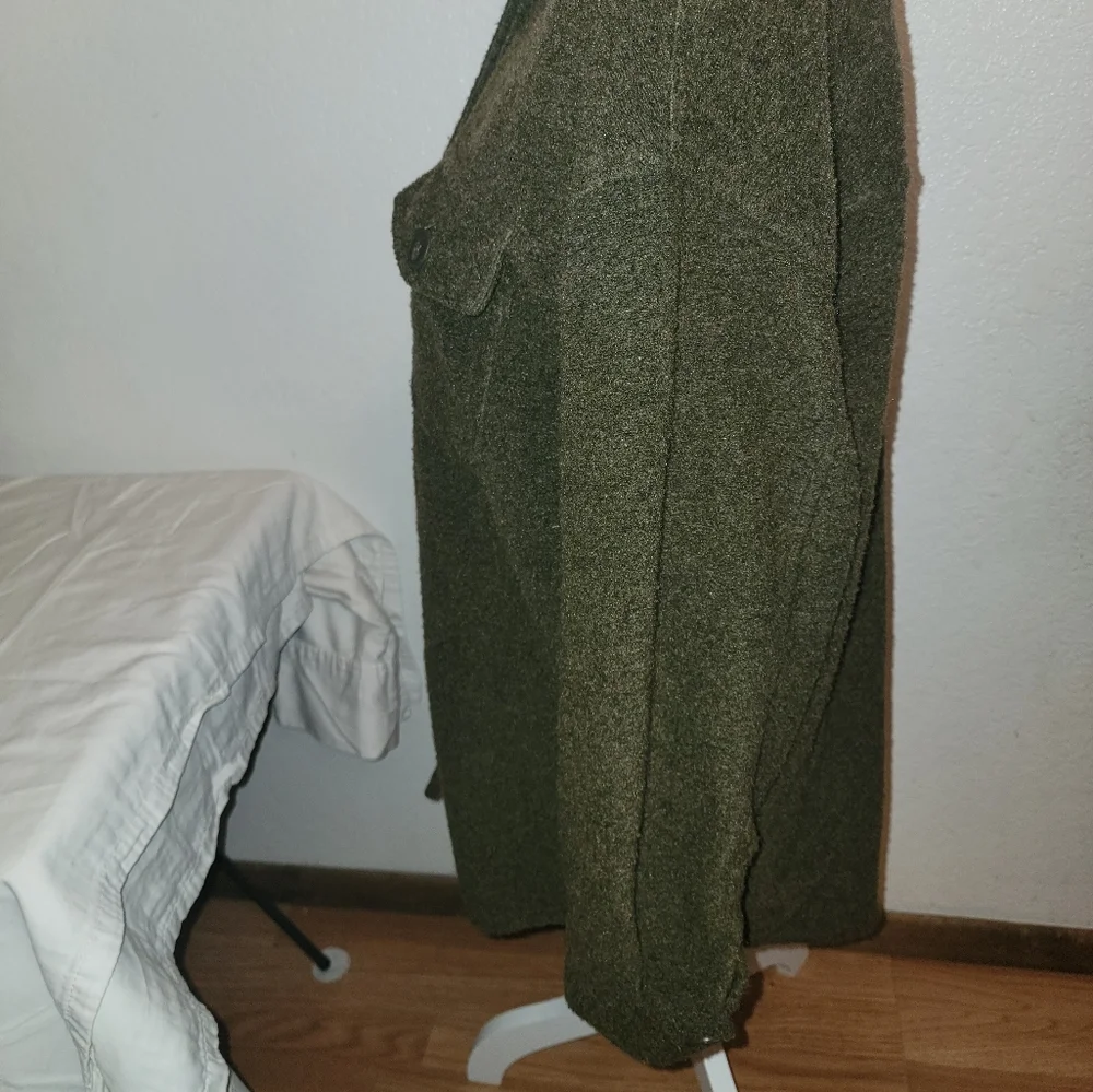 Woman's Black Tape Button-Up Shirt Size  Medium Long Sleeve Green in color - Picture 4 of 11